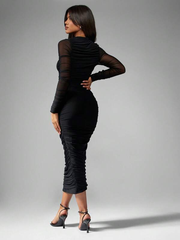 MISSGUIDED Form-Fitting Bodycon Ruched Mesh Long Sleeve Midi Dress