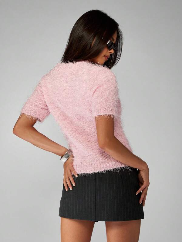 MISSGUIDED Fuzzy Eyelash Knit Cropped Sweater With Short Sleeves
