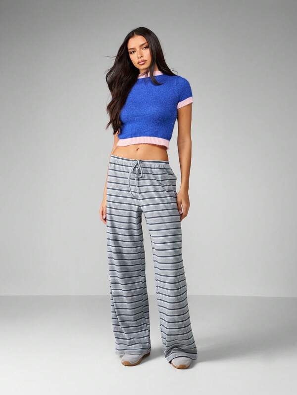 MISSGUIDED Fuzzy Knit Crop Sweater With Contrast Trim
