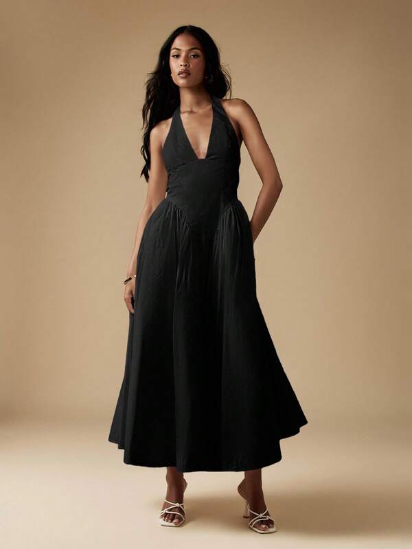 MISSGUIDED Halter Neck A-Line Full Skirt Dress With Deep V-Neckline