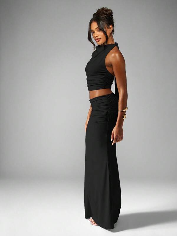 MISSGUIDED Halter Neck Crop Top And Maxi Skirt Co Ord
