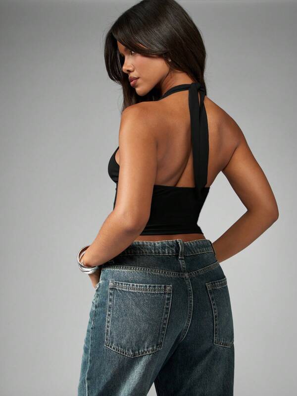 MISSGUIDED Halter Neck Cropped Sleeveless Plunge V-Neck Tank Top