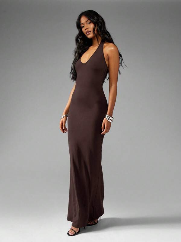 MISSGUIDED Halter Neck Fishtail Maxi Dress With Tie Back
