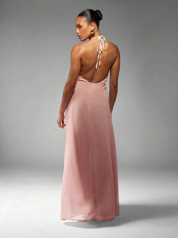 MISSGUIDED Halter Neck Maxi Dress With Ruffle Detail