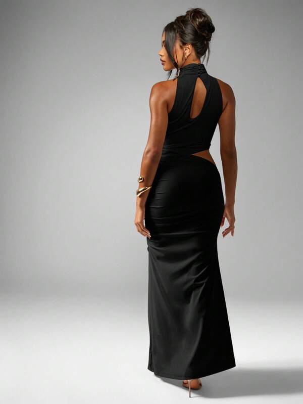 MISSGUIDED High Neck Sleeveless Maxi Dress With Cut Out