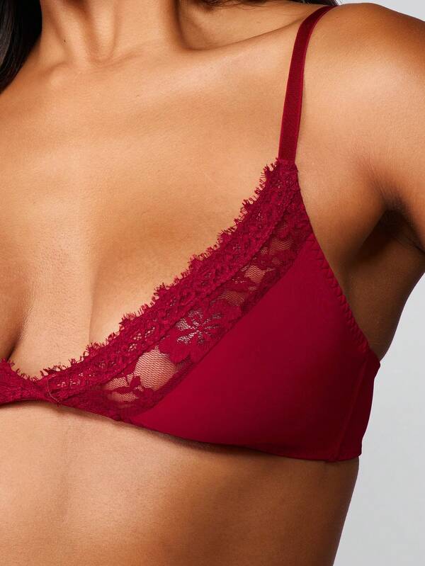 MISSGUIDED Lace Bralette With Eyelash Trim