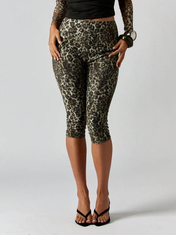 MISSGUIDED Lace Leopard Print Capri Leggings