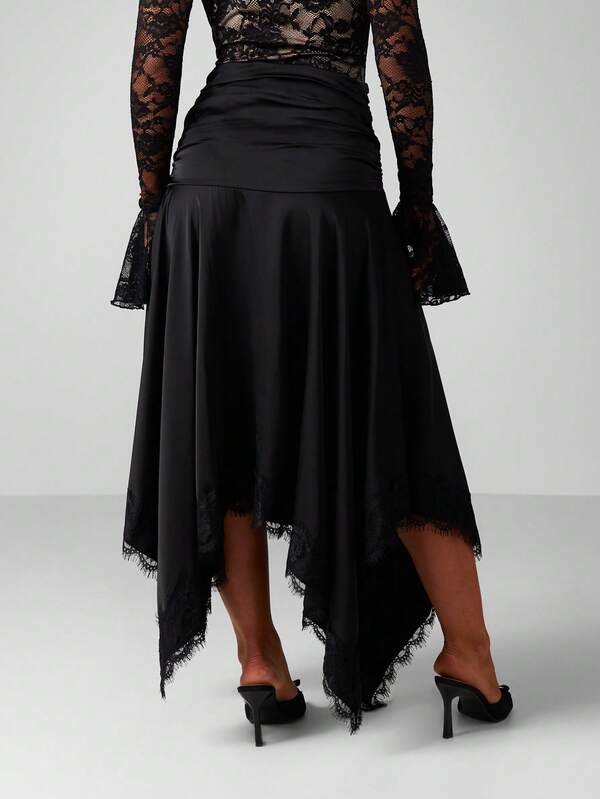 MISSGUIDED Lace Maxi Skirt With Fringe Hem