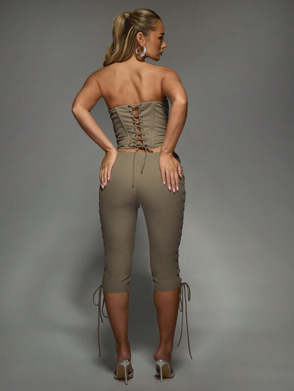 MISSGUIDED Lace Up Corset Top With High Rise Capri Trousers