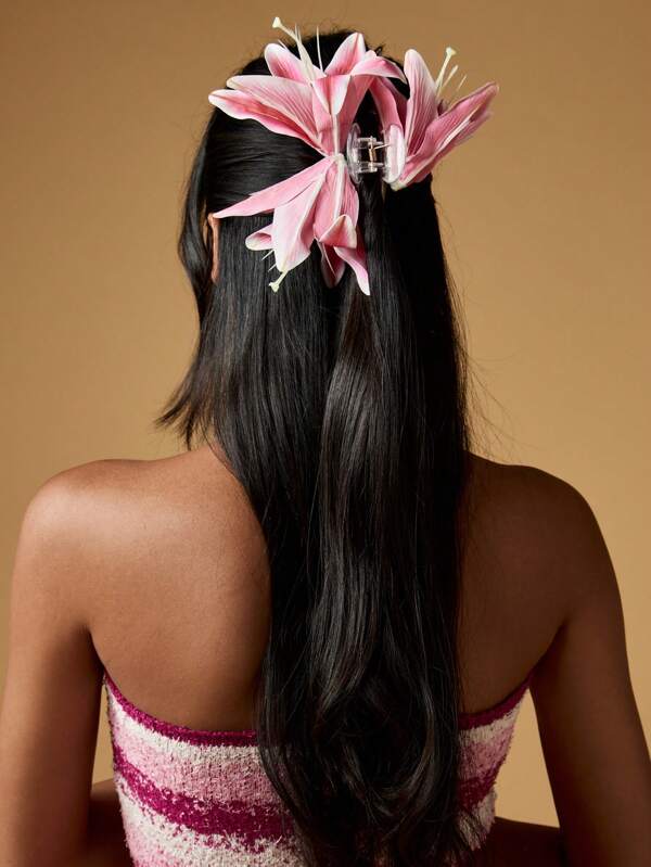 MISSGUIDED Large Lily Flower Hair Clip With Pearl Center
