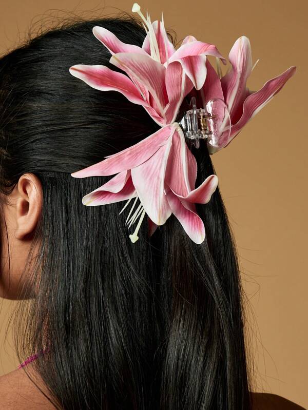 MISSGUIDED Large Lily Flower Hair Clip With Pearl Center