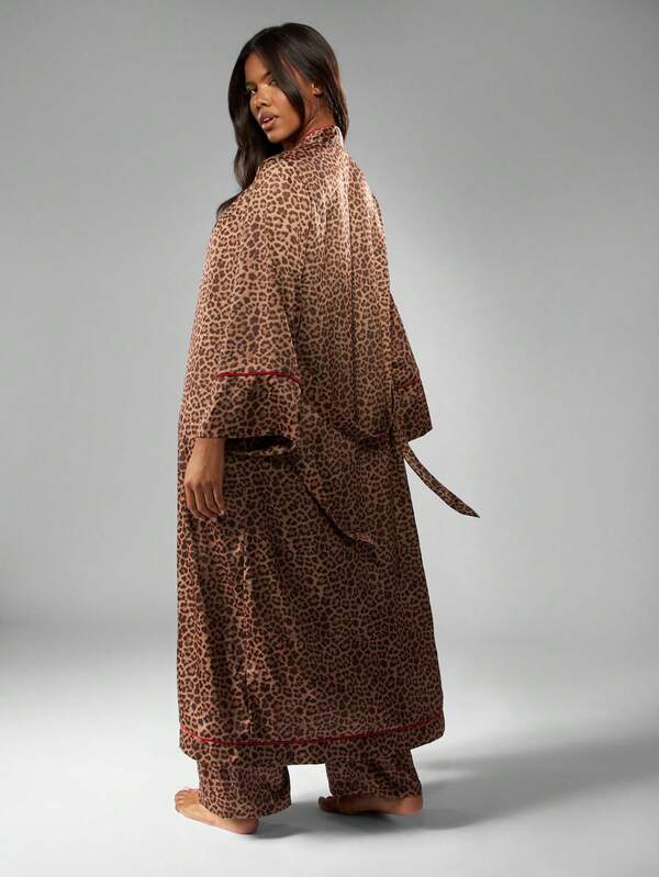 MISSGUIDED Leopard Print Satin Long Robe With Contrast Piping