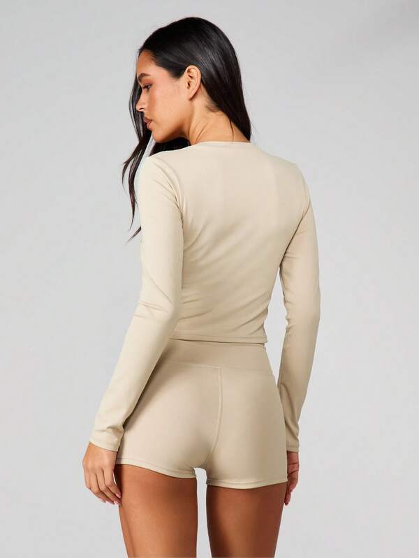 MISSGUIDED Long Sleeved Crop Top With High Rise Shorts Set