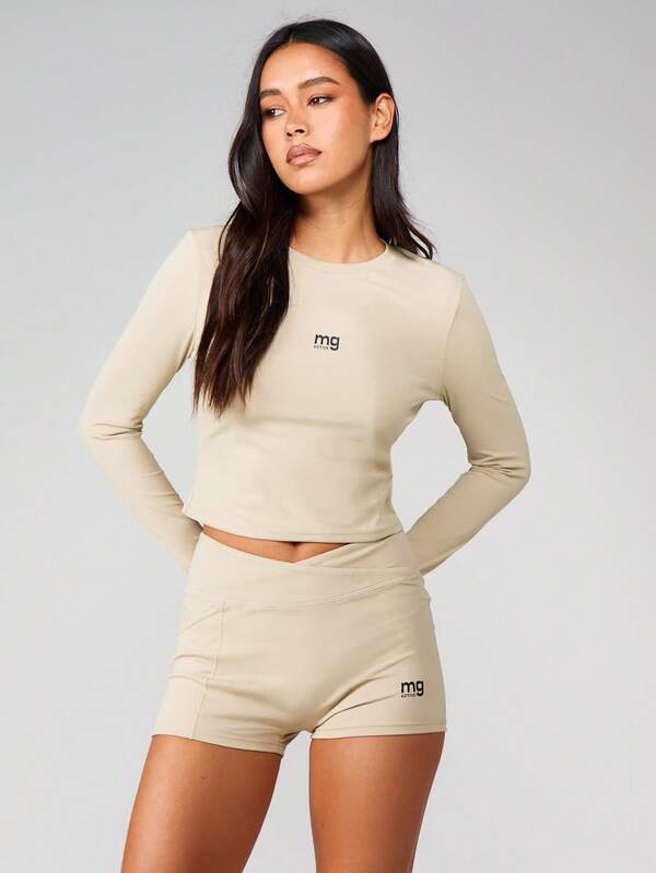 MISSGUIDED Long Sleeved Crop Top With High Rise Shorts Set