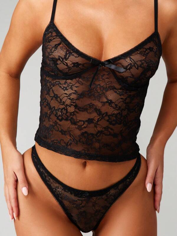 MISSGUIDED Lace Bra And Panty Set