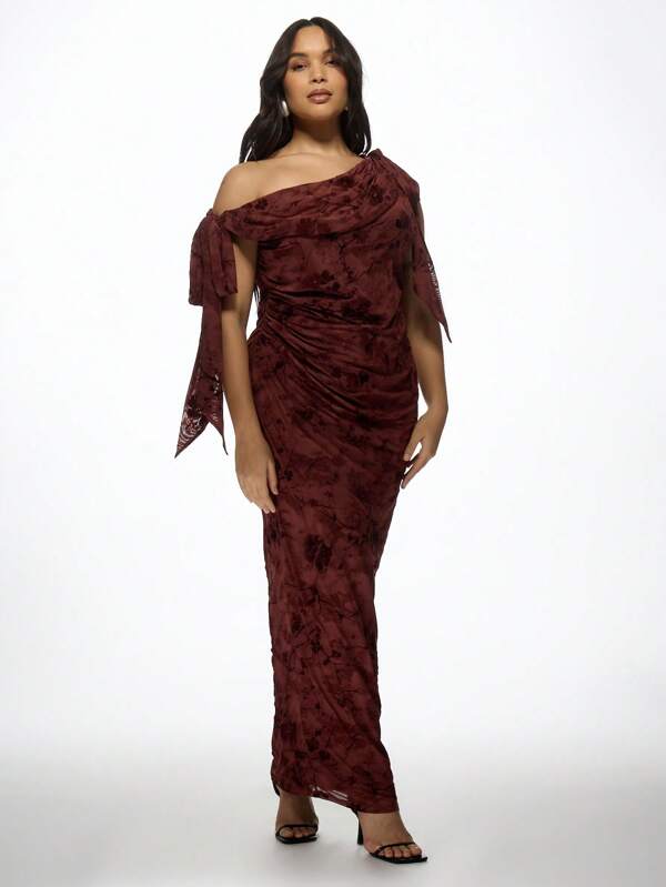 MISSGUIDED MISSGUIDED PLUS Elegant One-Shoulder Velvet Ruched Maxi Plus Size Dresses