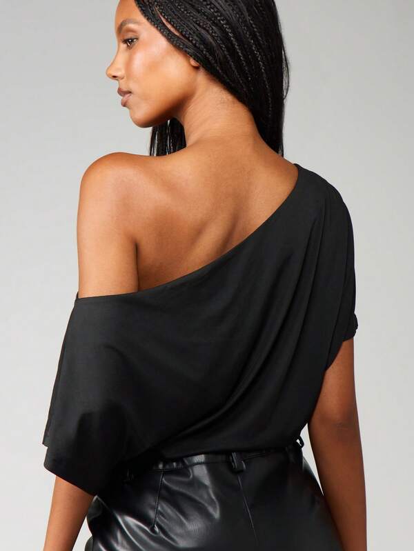 MISSGUIDED Off Shoulder Asymmetric Short Sleeve Bodysuit