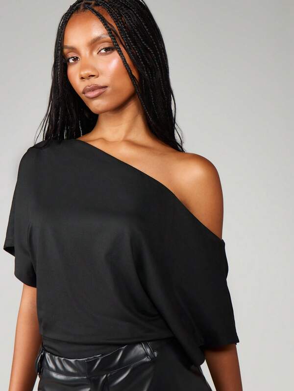 MISSGUIDED Off Shoulder Asymmetric Short Sleeve Bodysuit