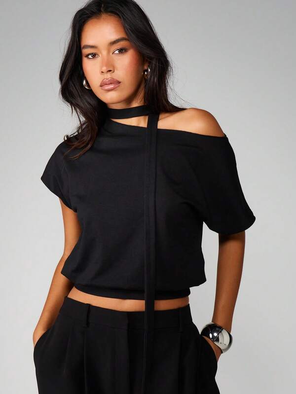 MISSGUIDED Off Shoulder Choker Neck Top With Cold Shoulder Detail