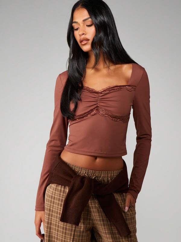 MISSGUIDED Off Shoulder Top With Lace Trim