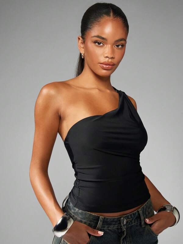 MISSGUIDED One Shoulder Fitted Crop Top With Ruched Design