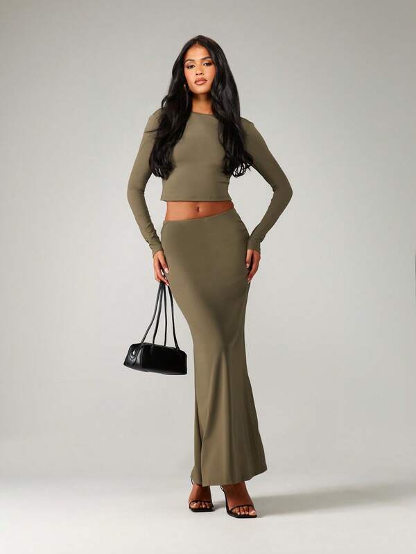 MISSGUIDED Open Back Bow Detail Crop Top With Fitted Maxi Skirt