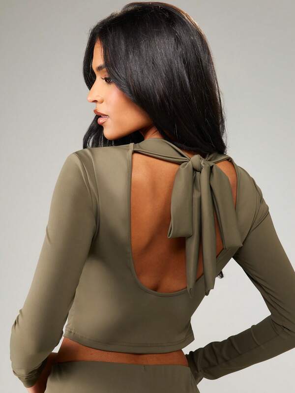 MISSGUIDED Open Back Bow Detail Crop Top With Fitted Maxi Skirt