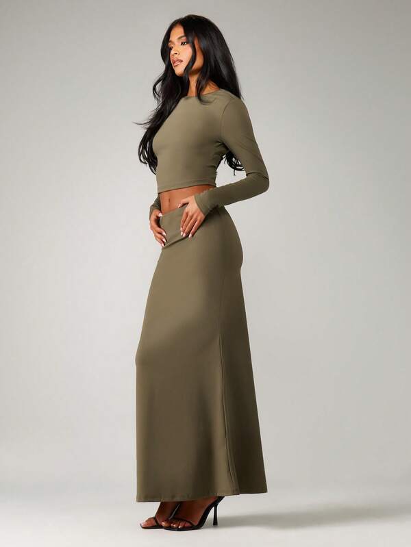 MISSGUIDED Open Back Bow Detail Crop Top With Fitted Maxi Skirt