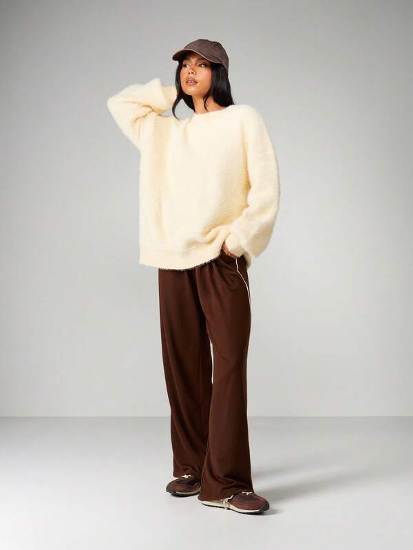 MISSGUIDED Oversized Crew Neck Fuzzy Sweater