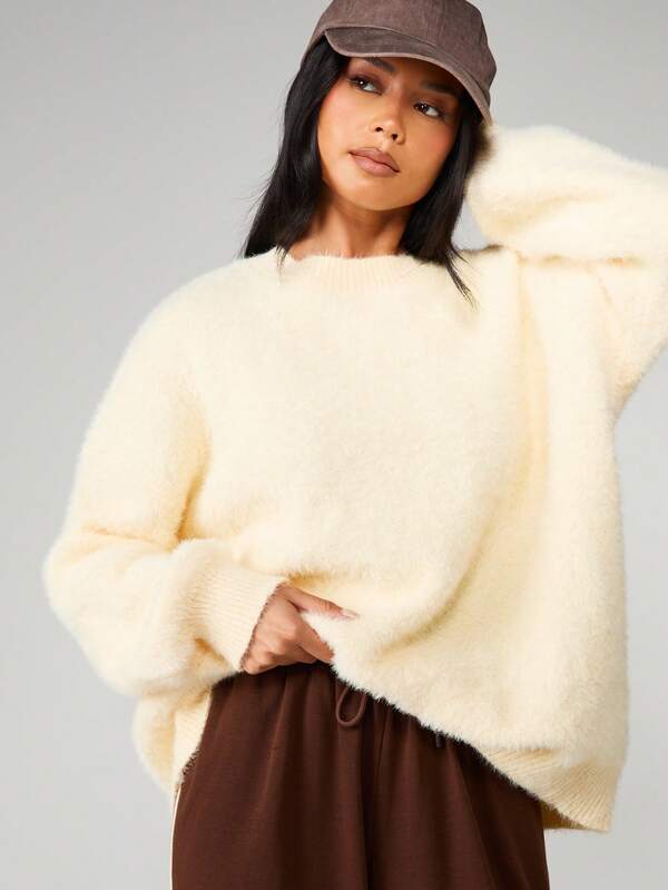 MISSGUIDED Oversized Crew Neck Fuzzy Sweater