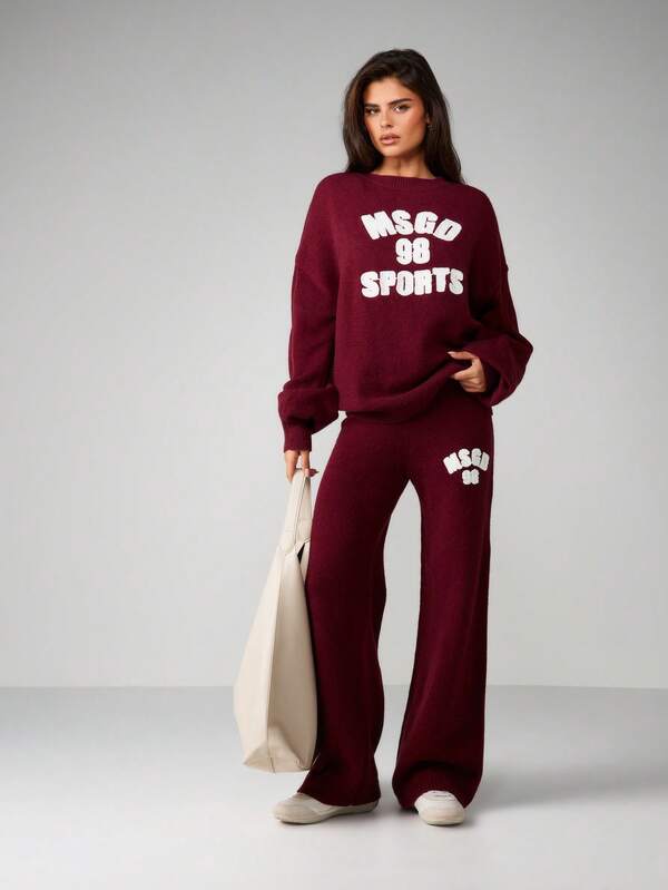 MISSGUIDED Oversized Crew Neck Knit Sweater With Logo Print