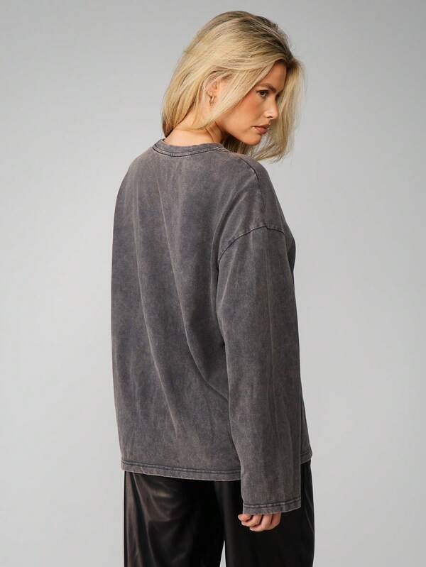 MISSGUIDED Oversized Long Sleeve Cross Graphic Tee