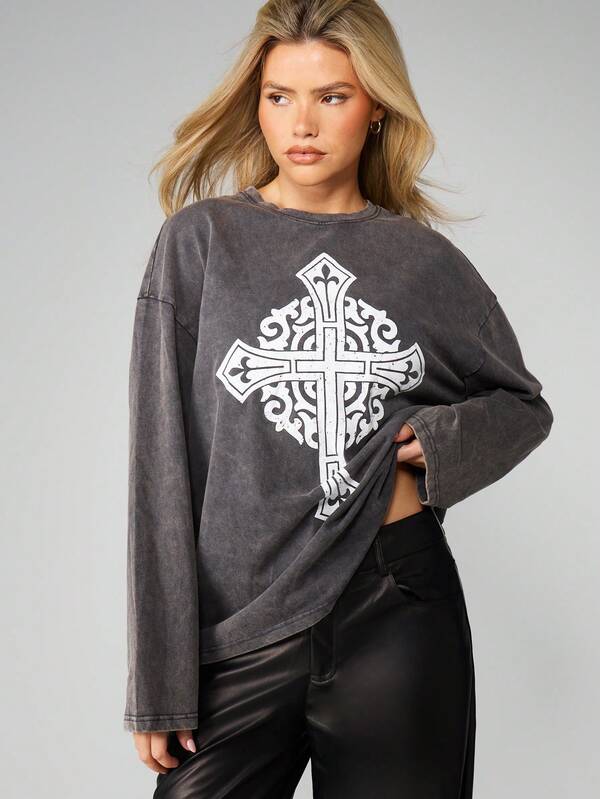 MISSGUIDED Oversized Long Sleeve Cross Graphic Tee