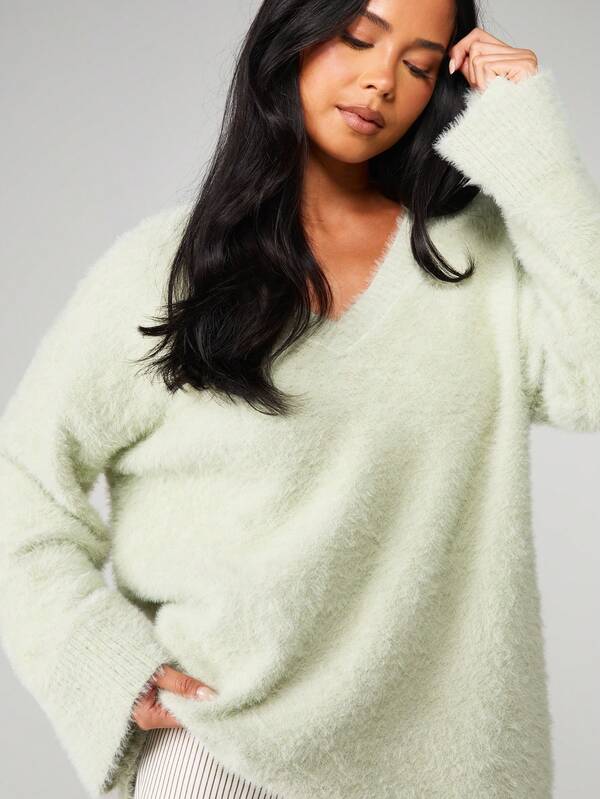 MISSGUIDED Oversized V Neck Fuzzy Knit Sweater