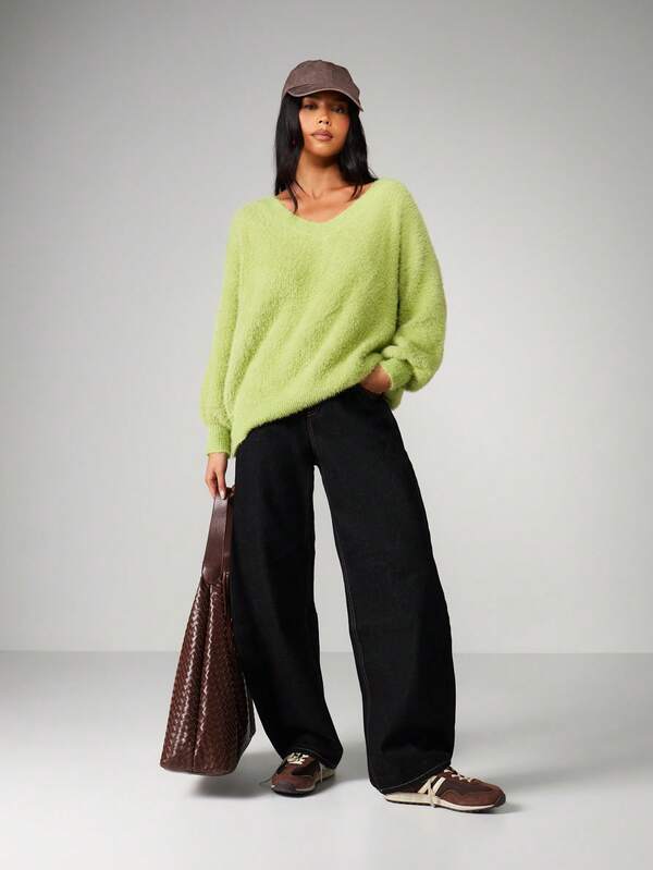 MISSGUIDED Oversized V Neck Fuzzy Knit Sweater