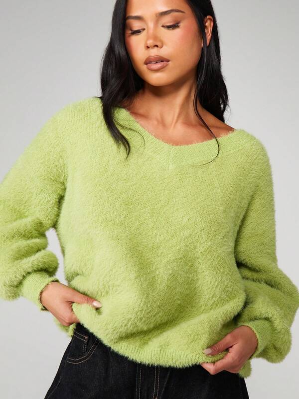 MISSGUIDED Oversized V Neck Fuzzy Knit Sweater