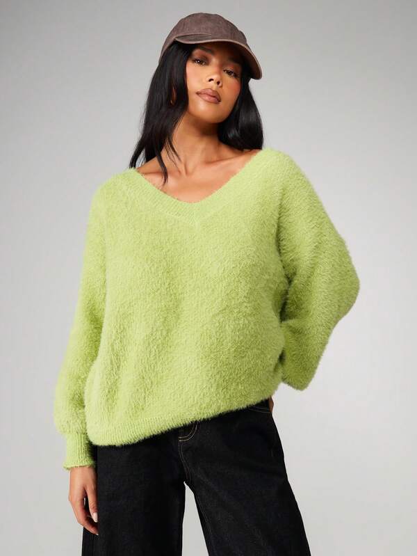 MISSGUIDED Oversized V Neck Fuzzy Knit Sweater