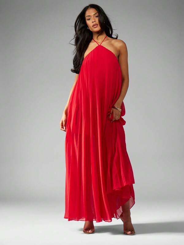 MISSGUIDED Pleated Georgette Maxi Halter Dress