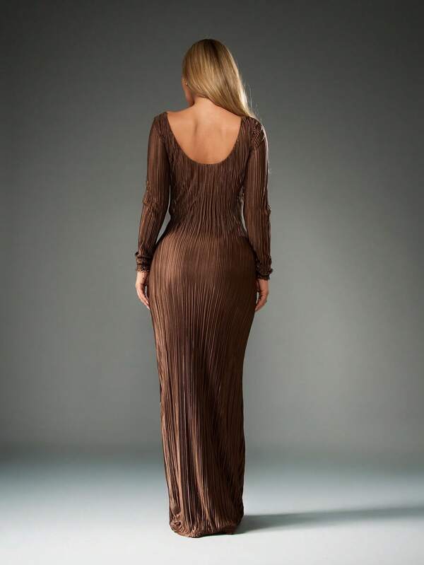 MISSGUIDED Pleated Long Sleeve Maxi Dress With Ruched Bodice