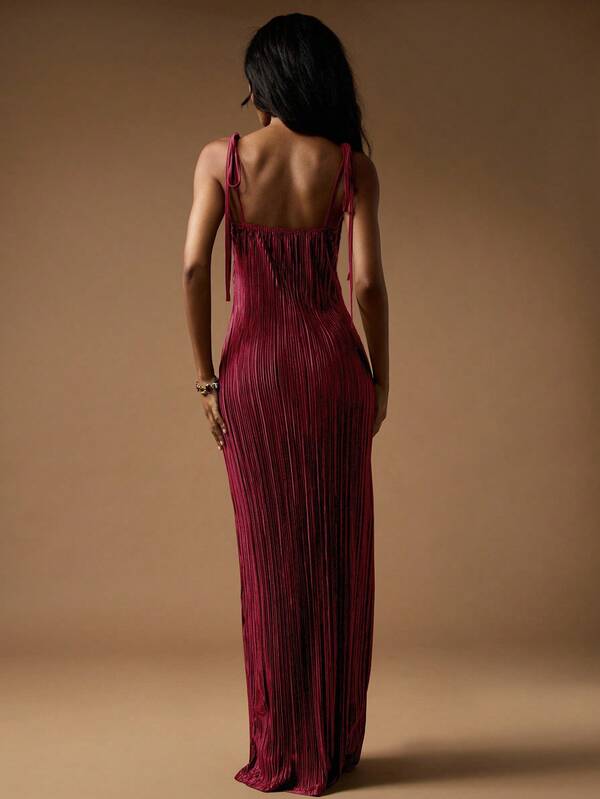 MISSGUIDED Pleated Maxi Dress With Ruched Bust And Tie Straps