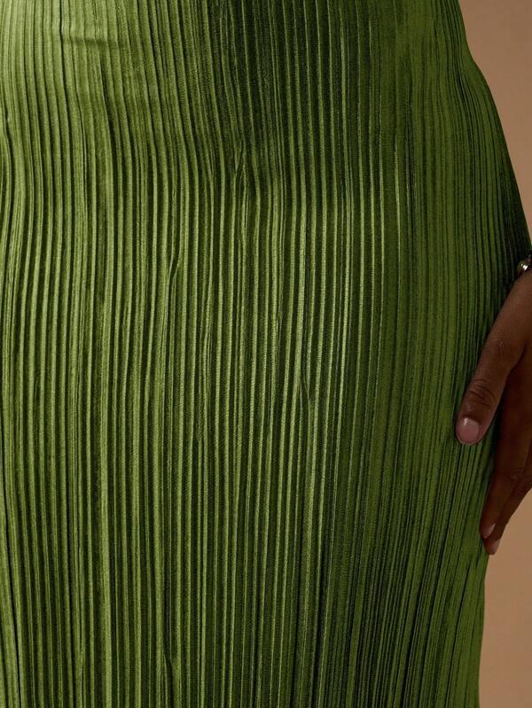 MISSGUIDED Plisse Pleated Bodycon Maxi Dress With Cut Out Detail