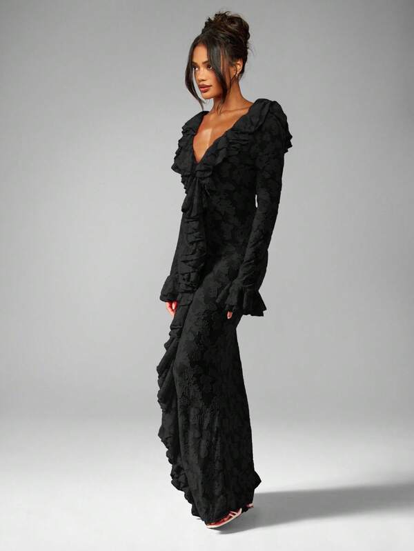 MISSGUIDED Plunge Neck Maxi Dress With Ruffle Details And Bell Sleeves