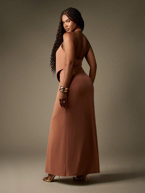 MISSGUIDED Plunging Halter Neck Maxi Dress With High Slit