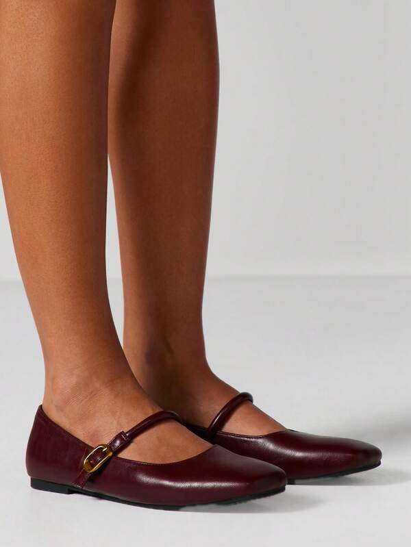 MISSGUIDED Pointed Toe Mary Jane Flats With Buckle Strap