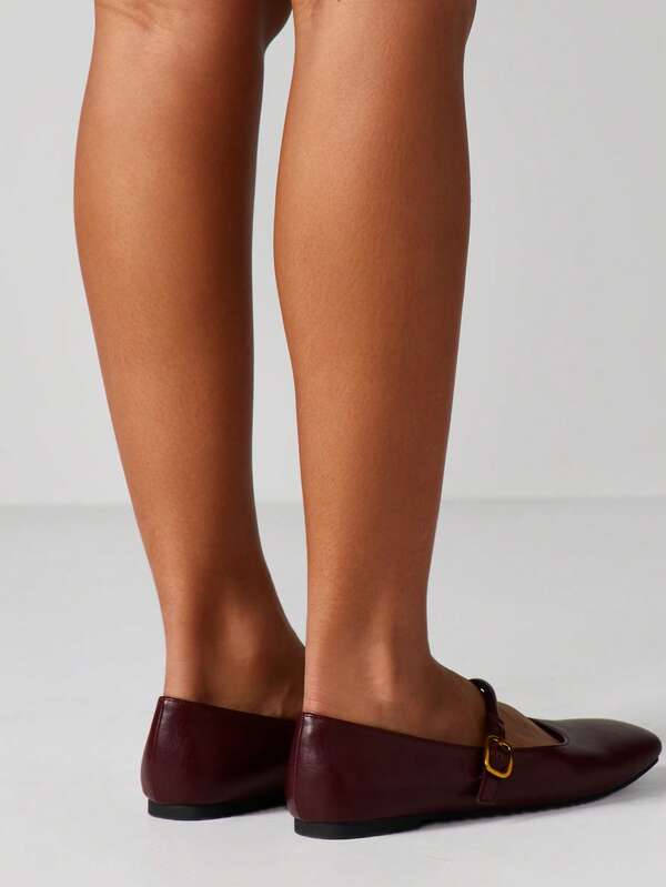 MISSGUIDED Pointed Toe Mary Jane Flats With Buckle Strap