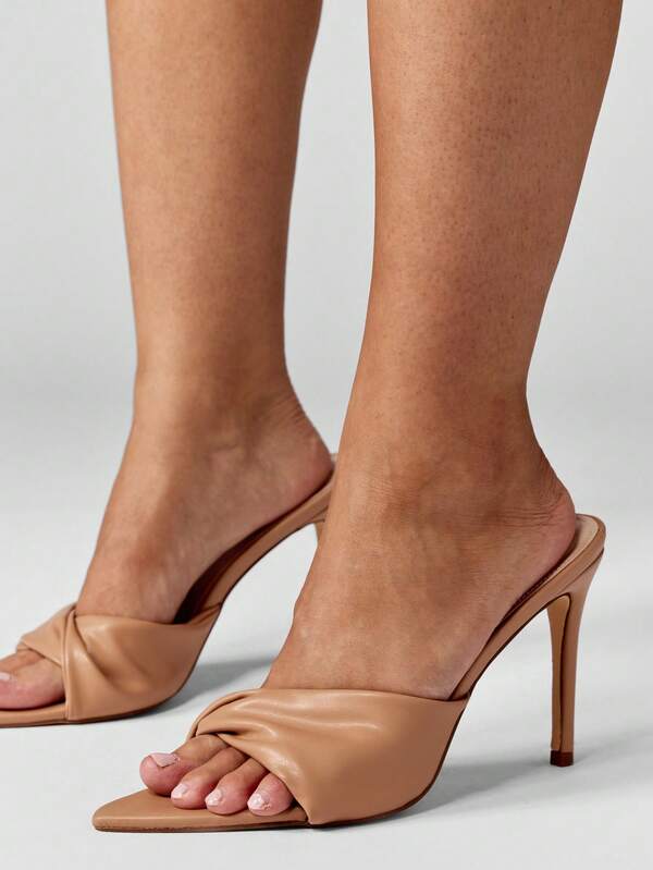 MISSGUIDED Pointed Toe Mule Sandals With Twisted Vamp