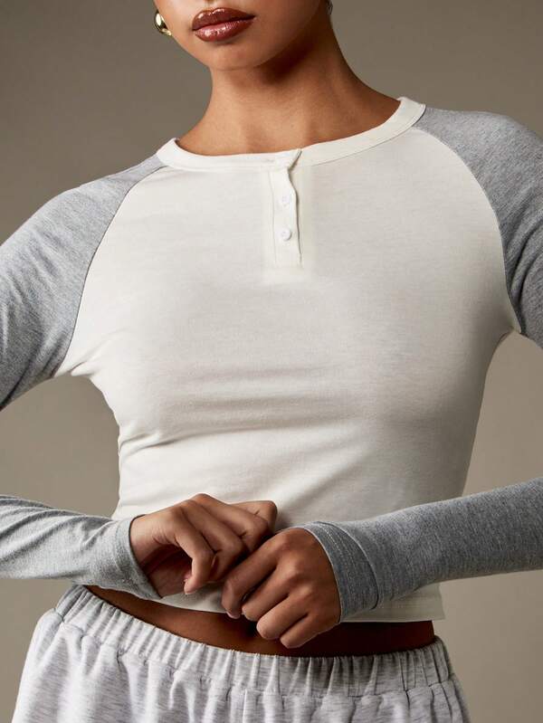 MISSGUIDED Raglan Sleeve Henley Crop Top With Slim Fit