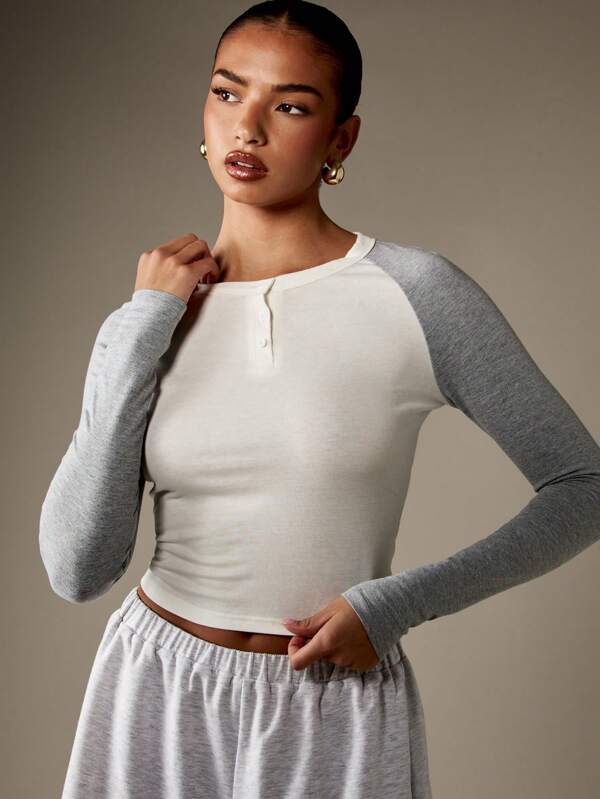 MISSGUIDED Raglan Sleeve Henley Crop Top With Slim Fit