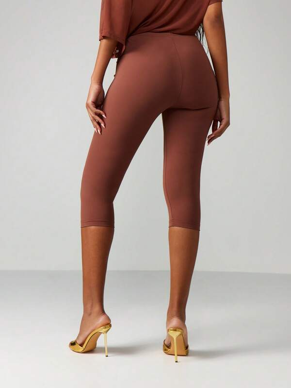 MISSGUIDED Rhinestone Rose Pattern Capri Leggings