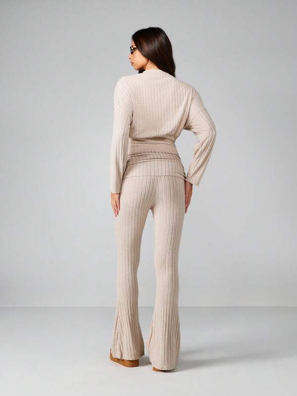 MISSGUIDED Ribbed Knit Crop Top With Flared Pants Set